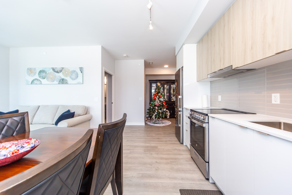 1007-30-upper-mall-way-vaughan-25