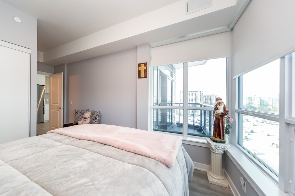 1007-30-upper-mall-way-vaughan-29