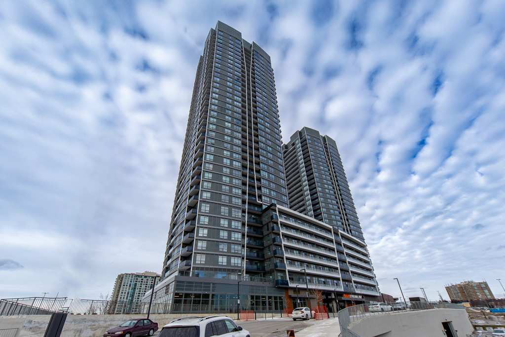 1007-30-upper-mall-way-vaughan-3