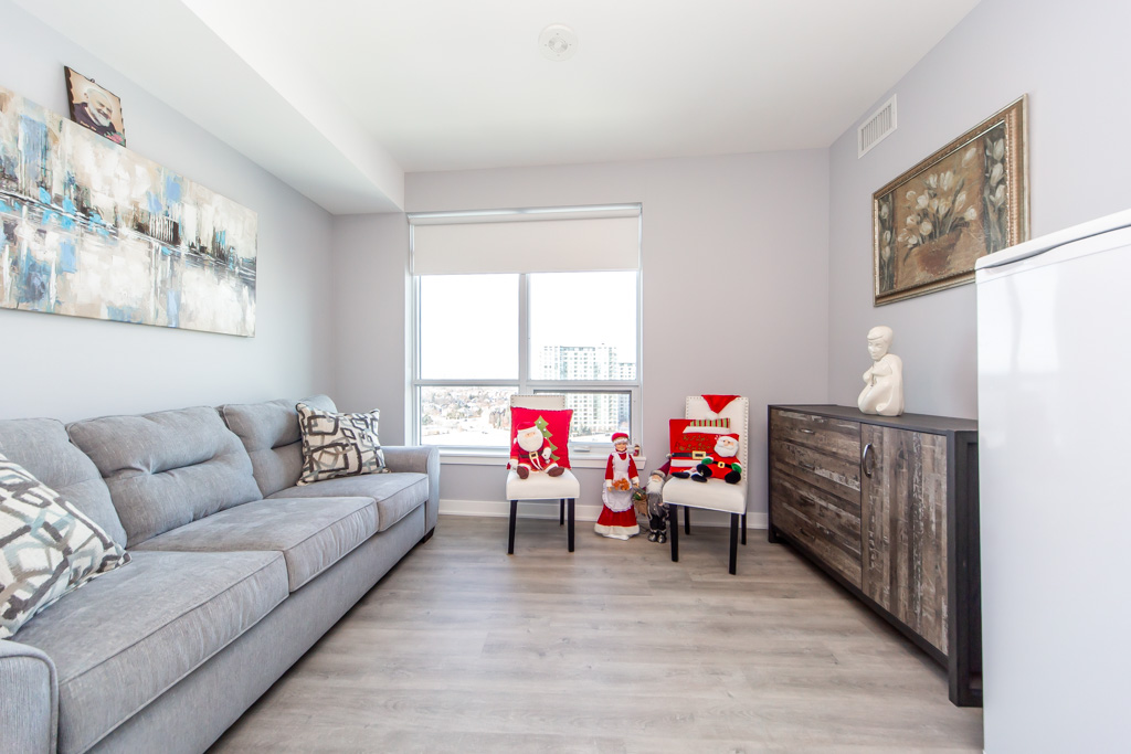 1007-30-upper-mall-way-vaughan-35