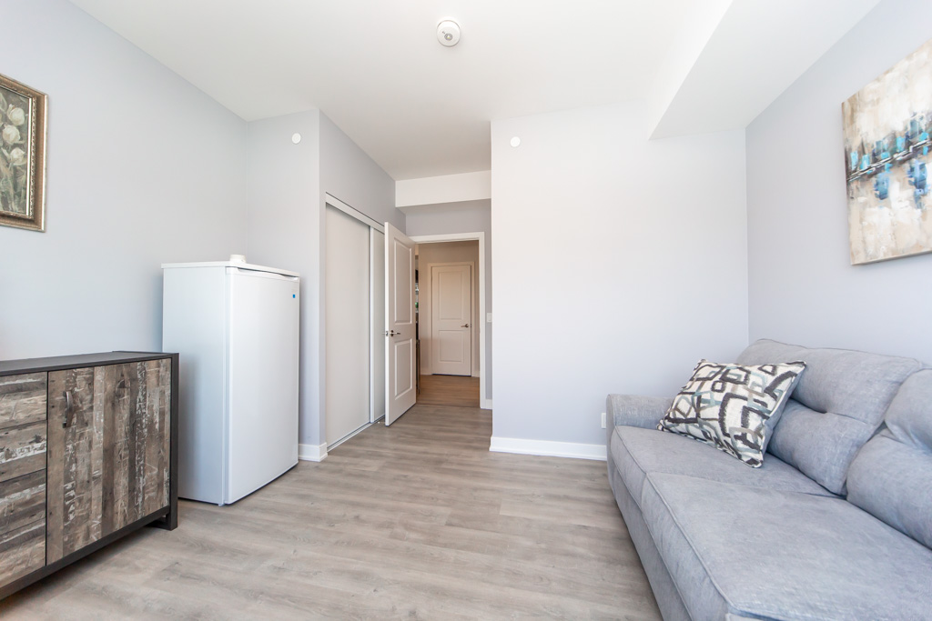 1007-30-upper-mall-way-vaughan-36