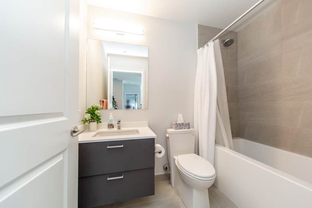 1007-30-upper-mall-way-vaughan-38