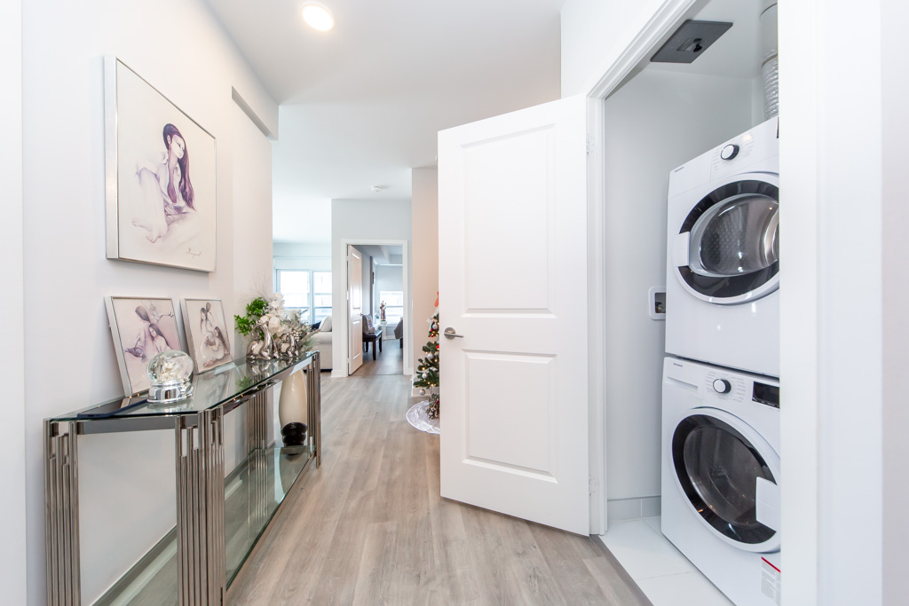 1007-30-upper-mall-way-vaughan-39