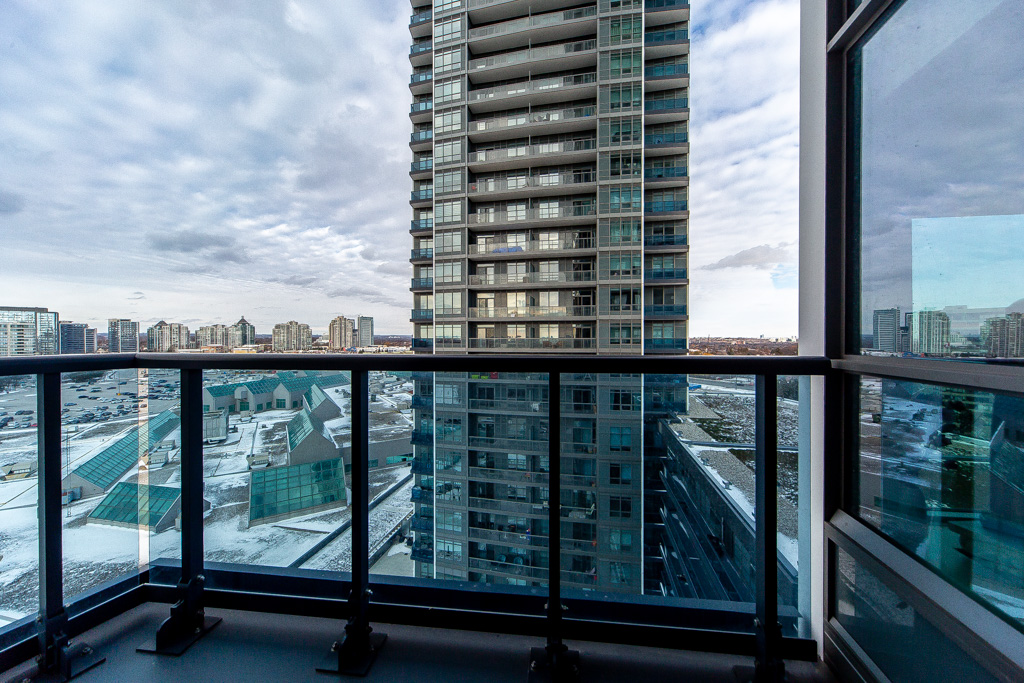 1007-30-upper-mall-way-vaughan-40