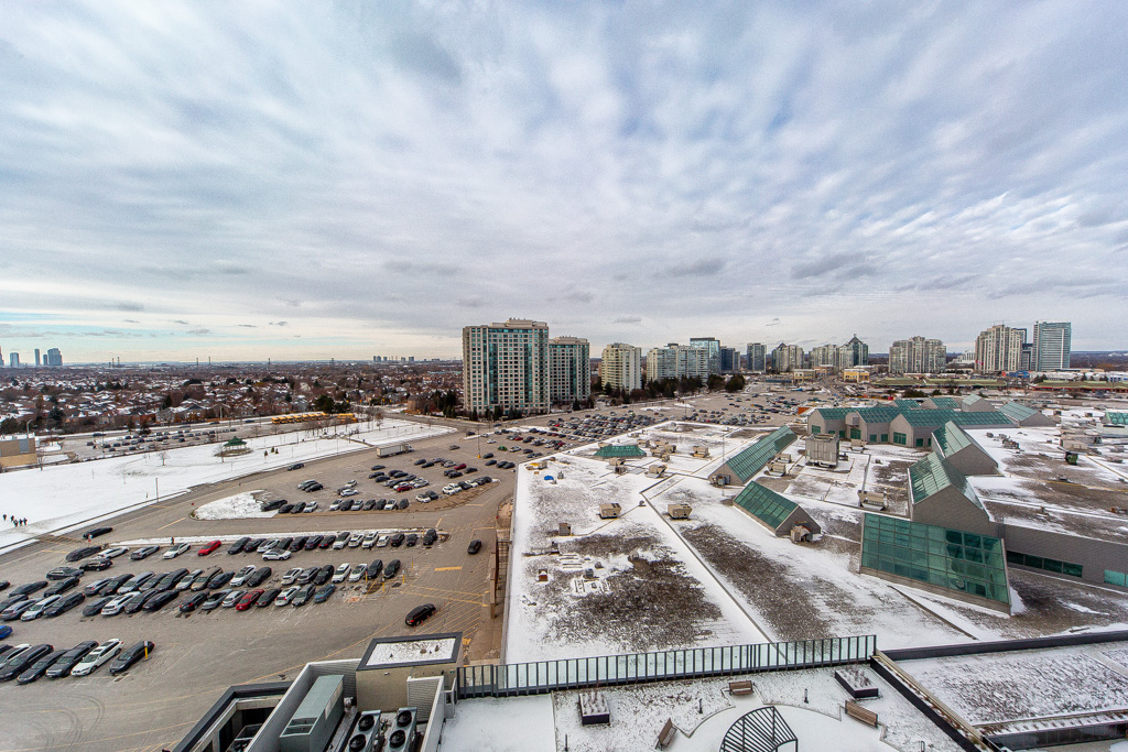 1007-30-upper-mall-way-vaughan-43