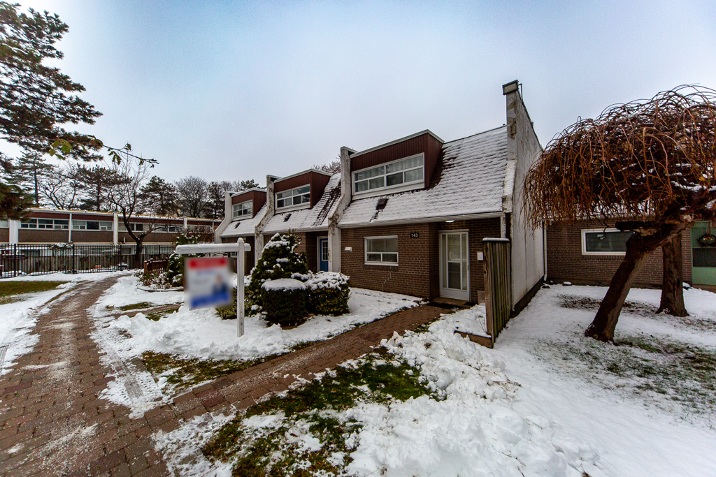 143-34-venetian-cres-north-york-2
