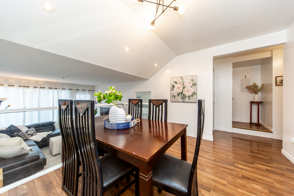 143-34-venetian-cres-north-york-20