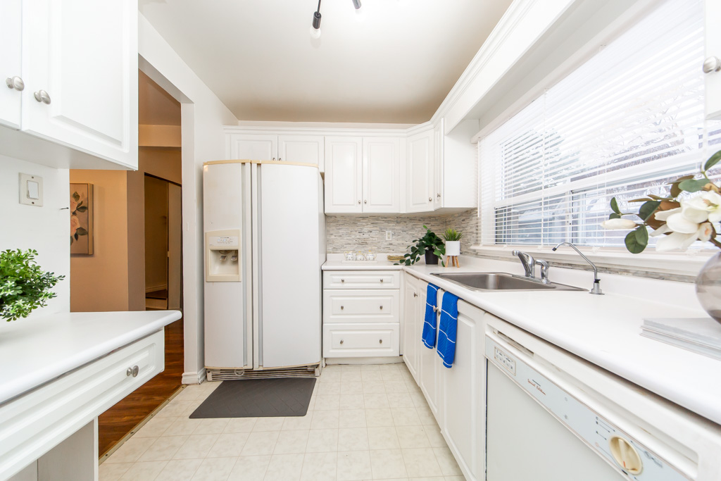 143-34-venetian-cres-north-york-23