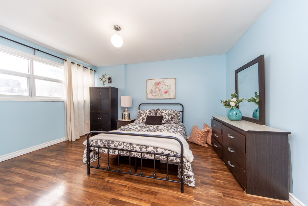 143-34-venetian-cres-north-york-32