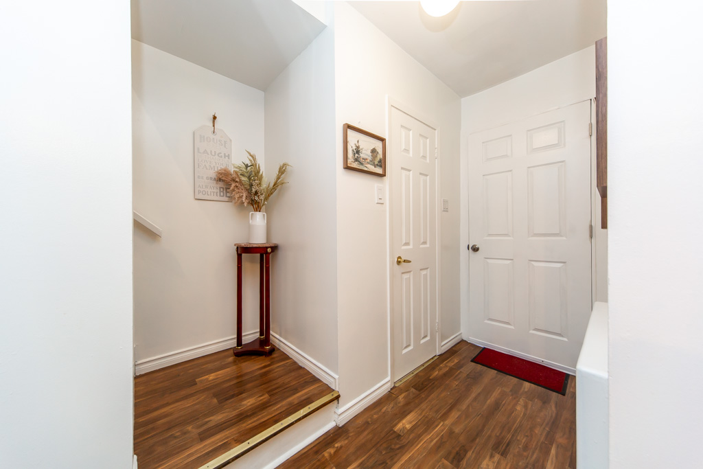 143-34-venetian-cres-north-york-5