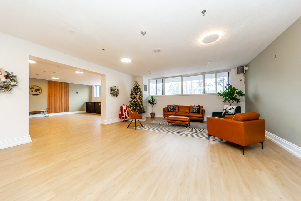 2106-85-emmet-ave-york-40