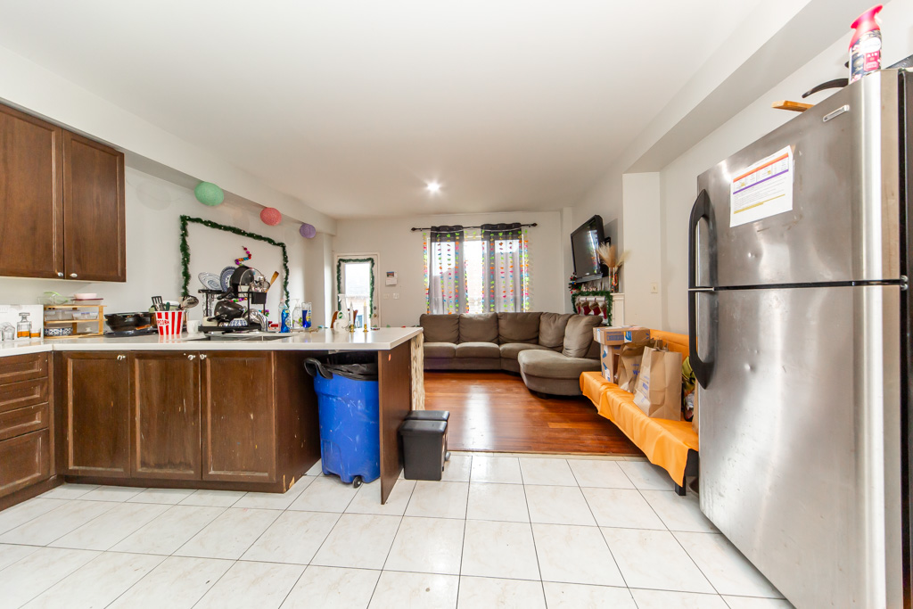 377-assiniboine-rd-north-york-11