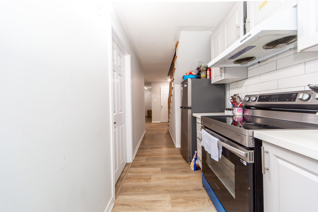 377-assiniboine-rd-north-york-23