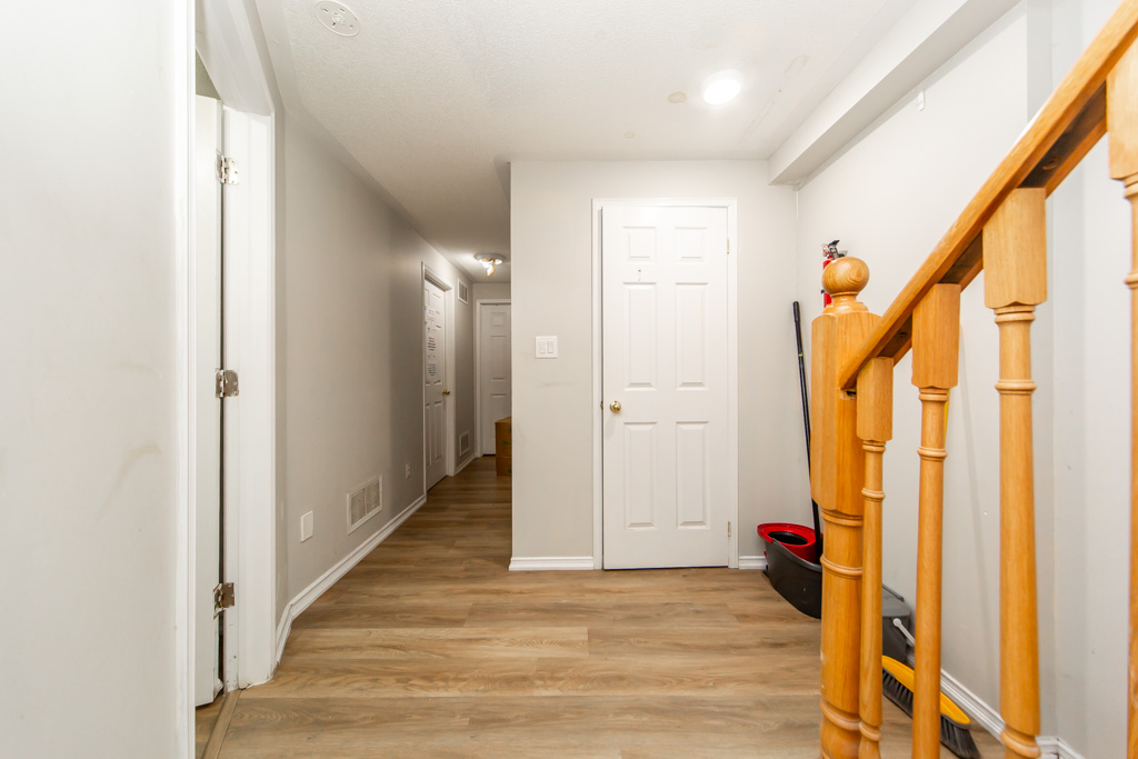 377-assiniboine-rd-north-york-25