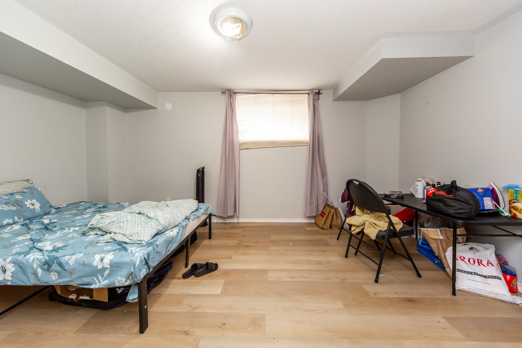 377-assiniboine-rd-north-york-27