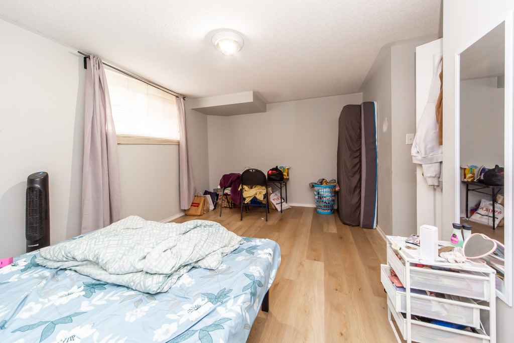 377-assiniboine-rd-north-york-29