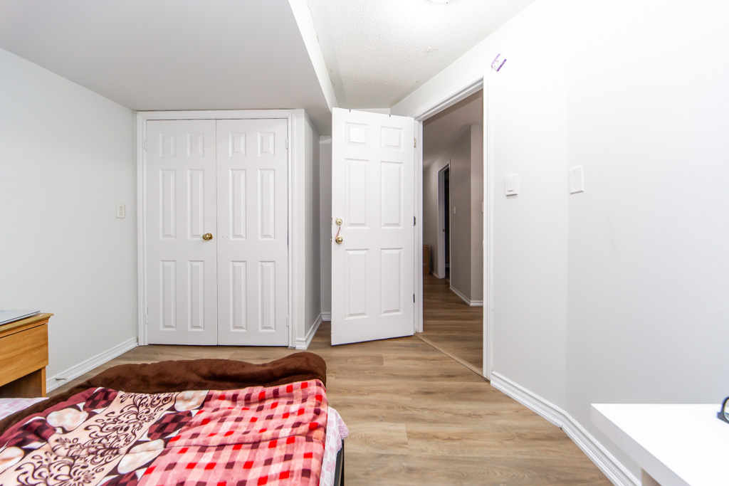 377-assiniboine-rd-north-york-31