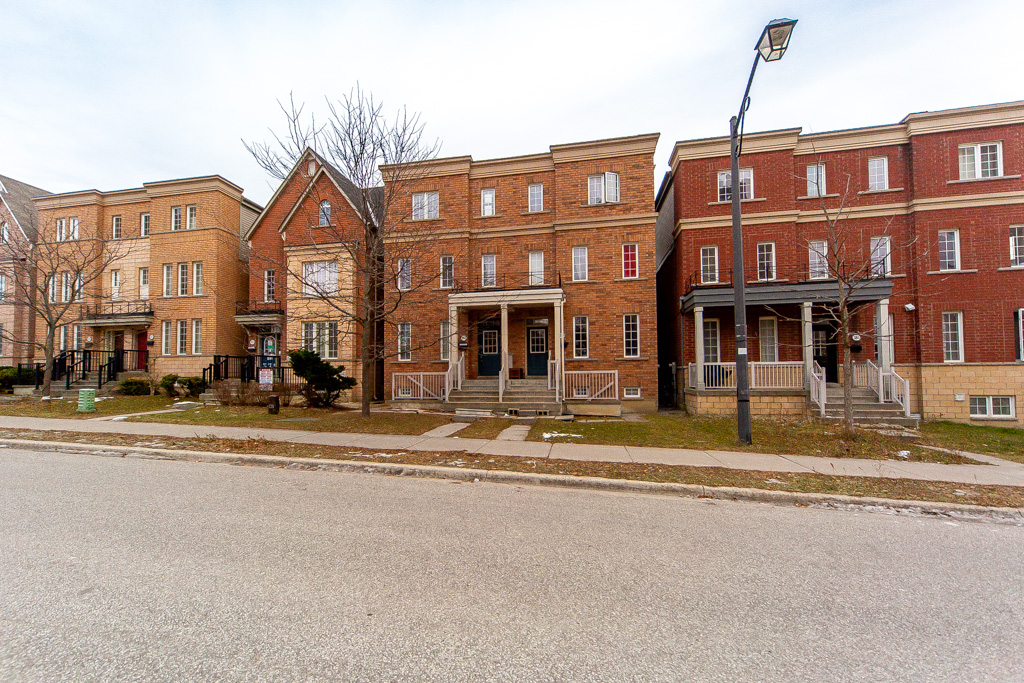 377-assiniboine-rd-north-york-4