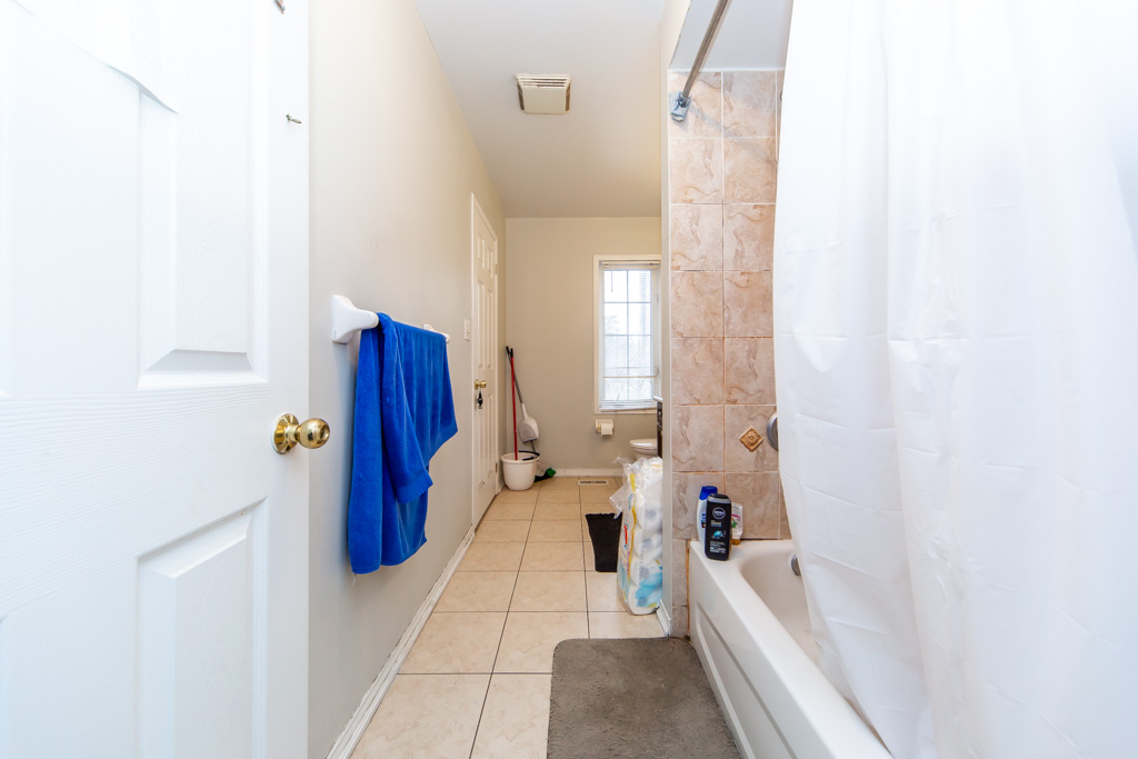 377-assiniboine-rd-north-york-45