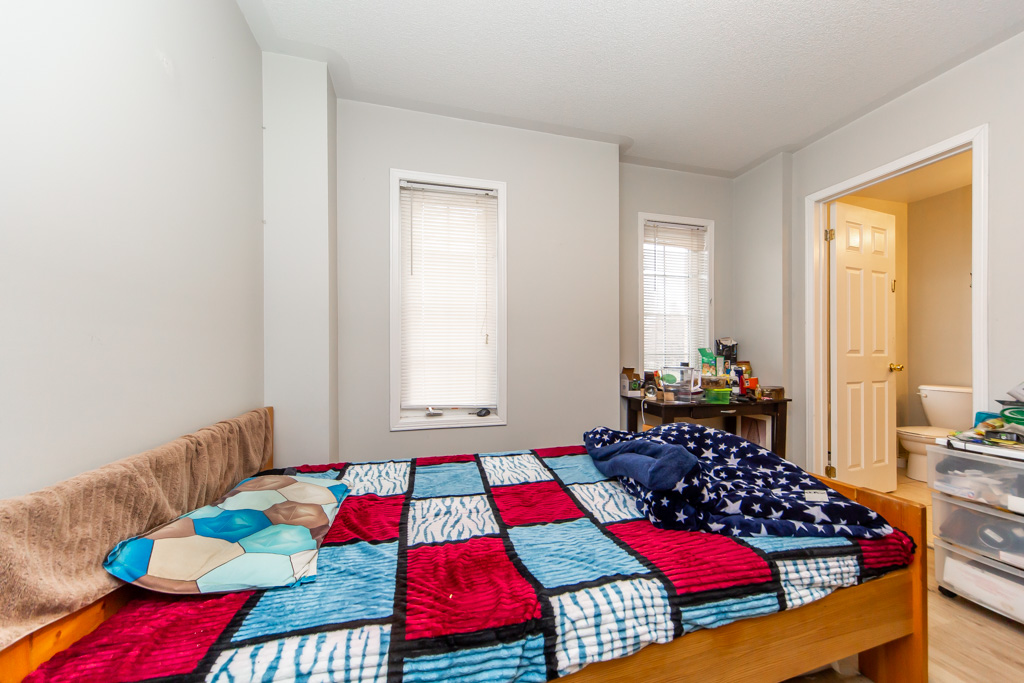 377-assiniboine-rd-north-york-47