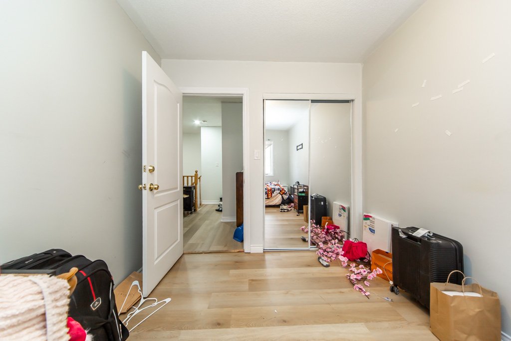 377-assiniboine-rd-north-york-58