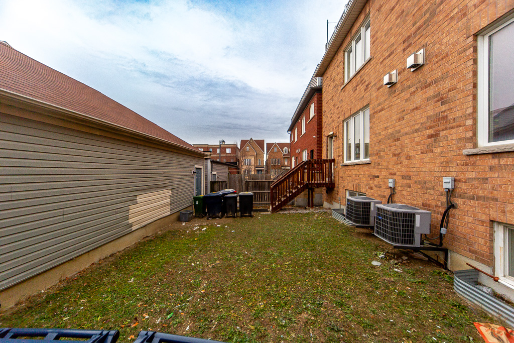 377-assiniboine-rd-north-york-64