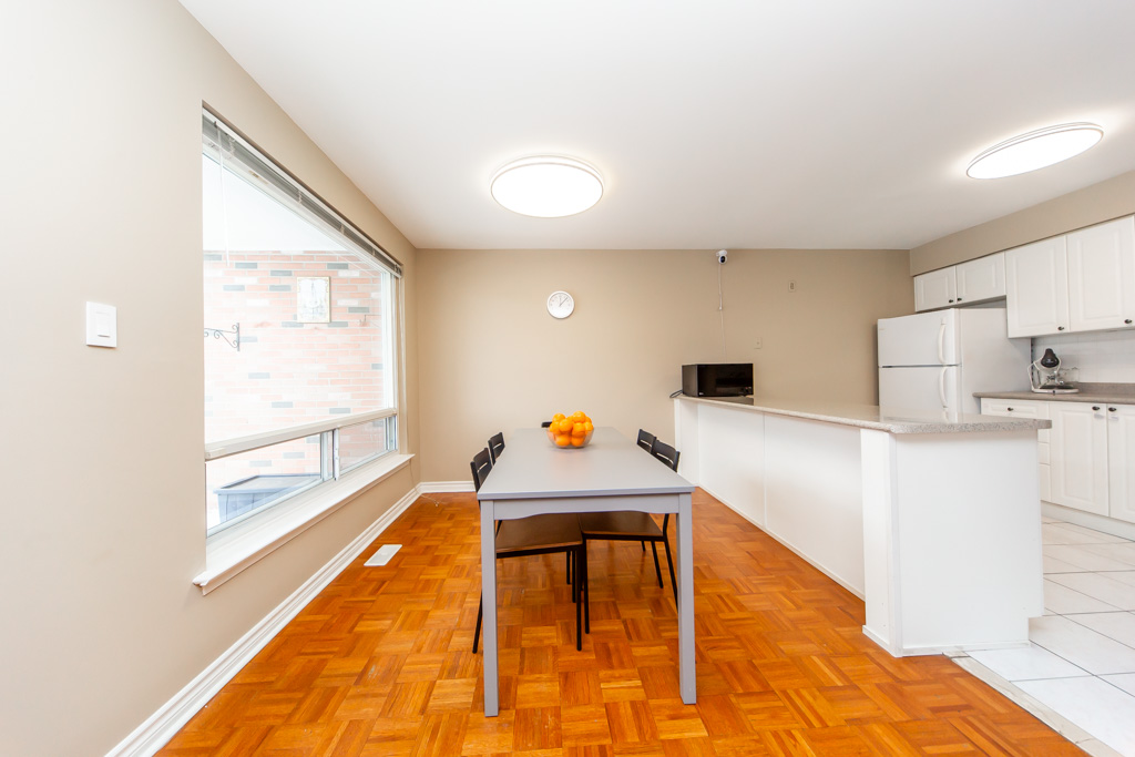 1-61-ardglen-dr-brampton-10