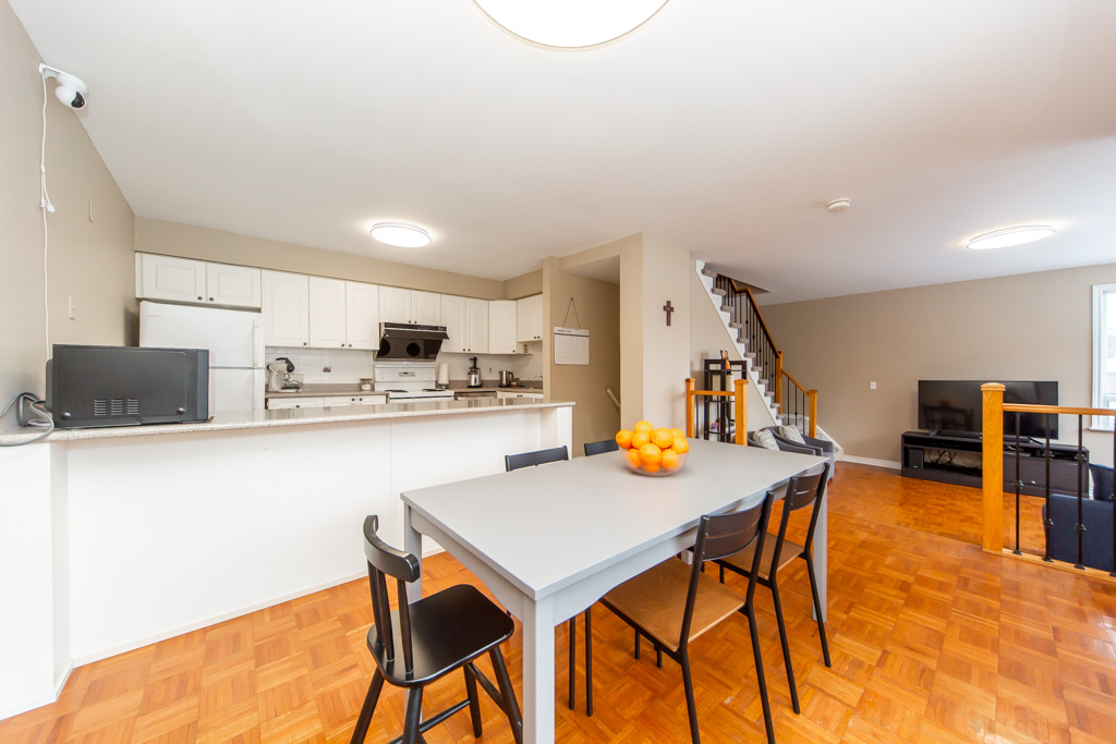 1-61-ardglen-dr-brampton-12