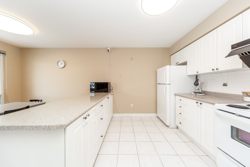 1-61-ardglen-dr-brampton-15