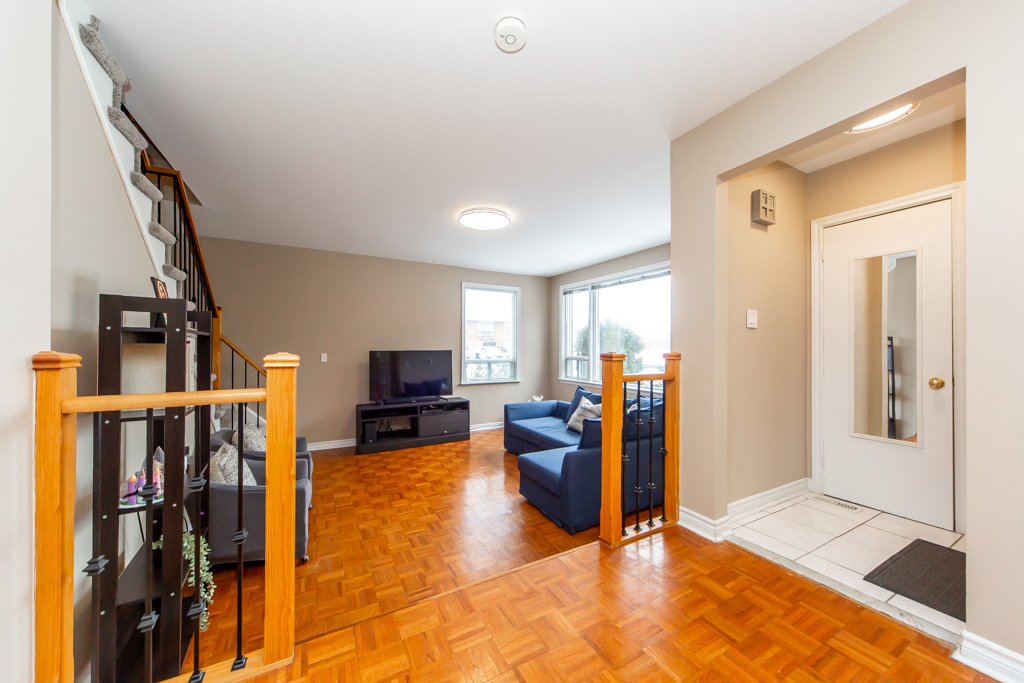 1-61-ardglen-dr-brampton-19