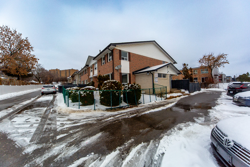 1-61-ardglen-dr-brampton-2