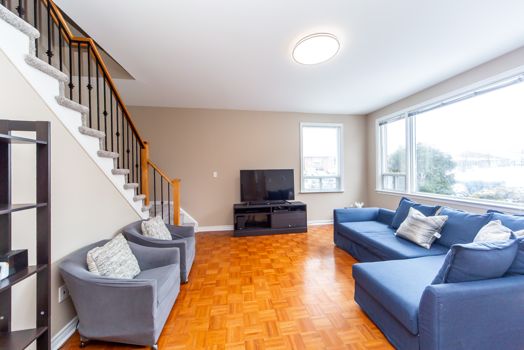 1-61-ardglen-dr-brampton-21