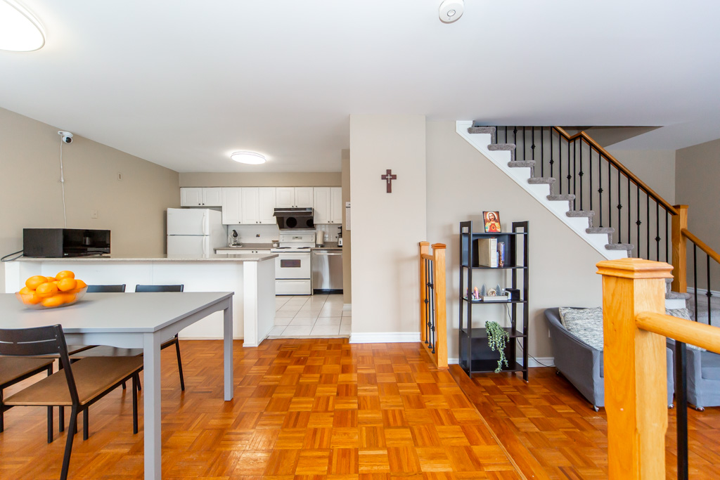 1-61-ardglen-dr-brampton-8