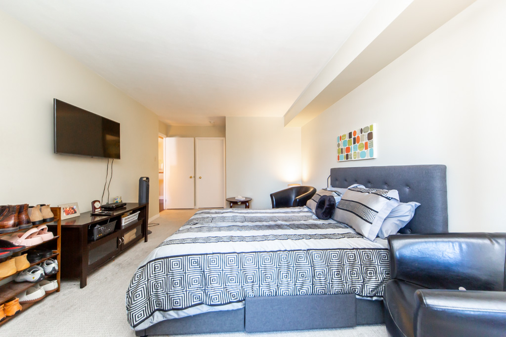 202-1665-pickering-parkway-pickering-27