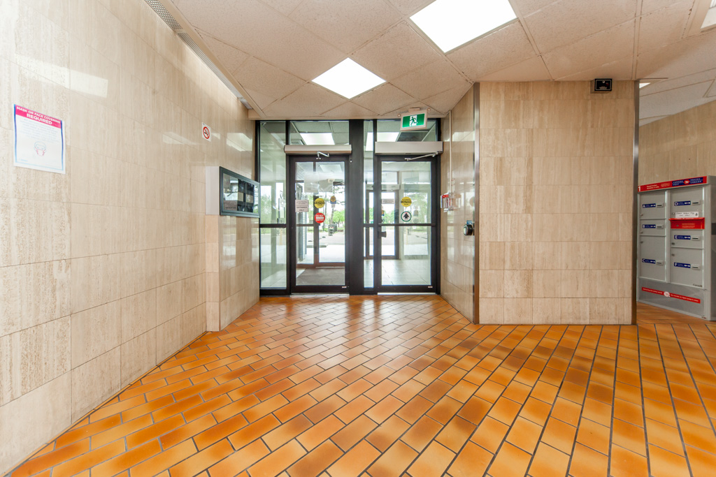 2101-330-dixon-rd-etobicoke-14