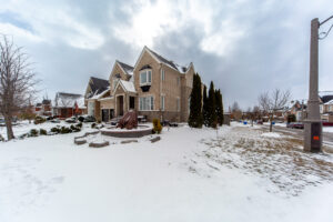 136-manley-ave-stouffville-1