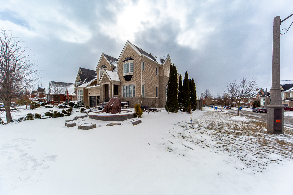 136-manley-ave-stouffville-1