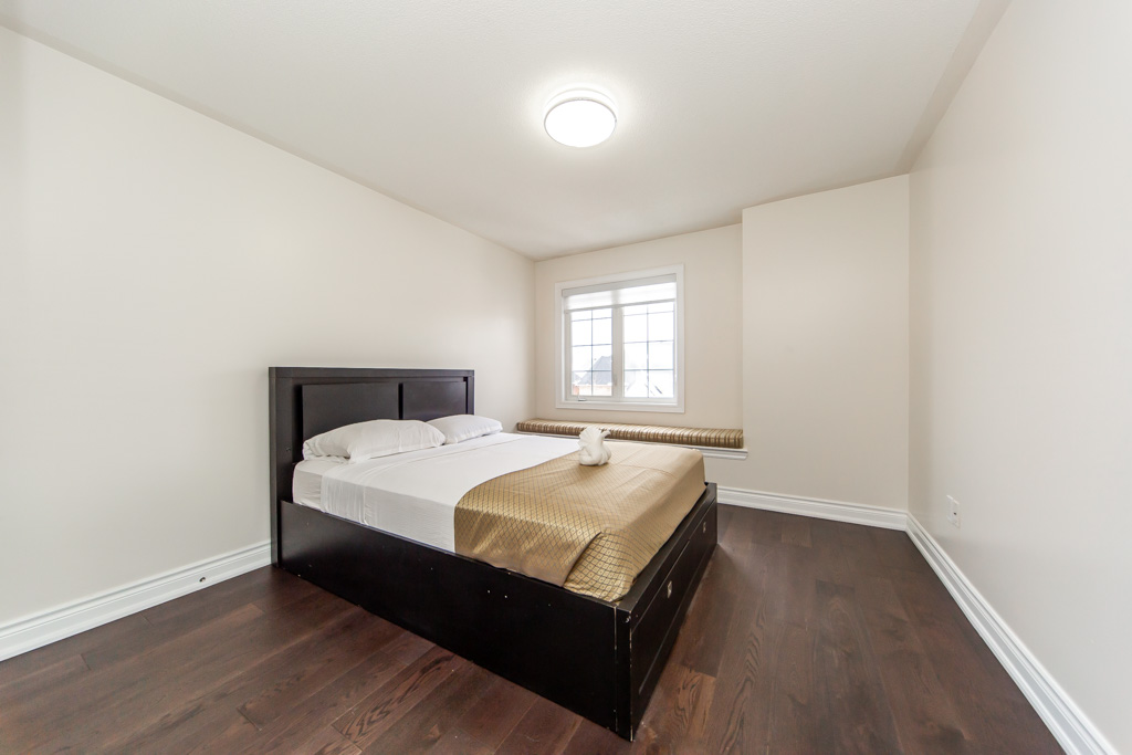 136-manley-ave-stouffville-34