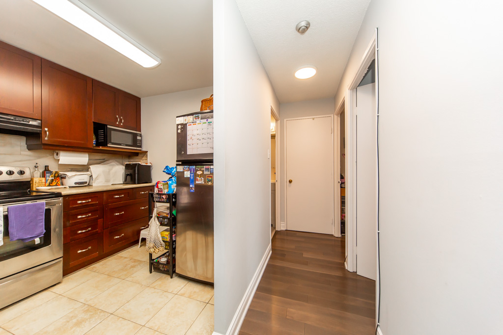 2706-4205-shipp-dr-mississauga-17