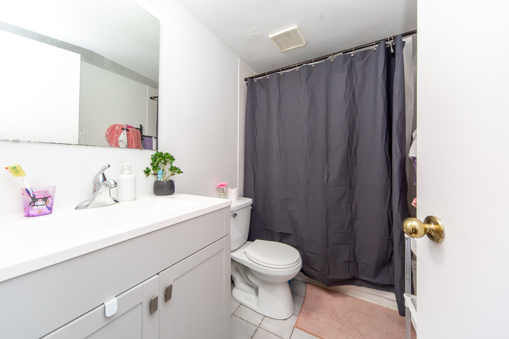 2706-4205-shipp-dr-mississauga-26