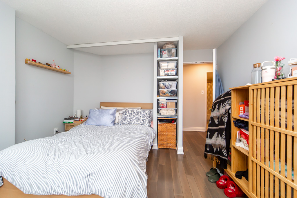 2706-4205-shipp-dr-mississauga-31