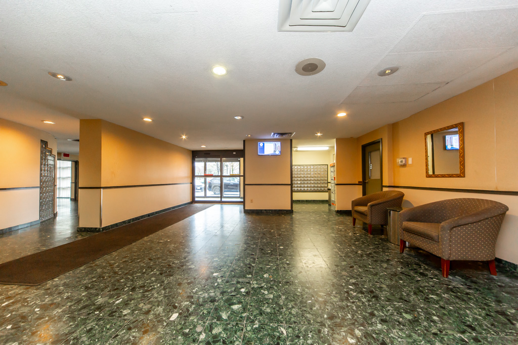 2706-4205-shipp-dr-mississauga-6