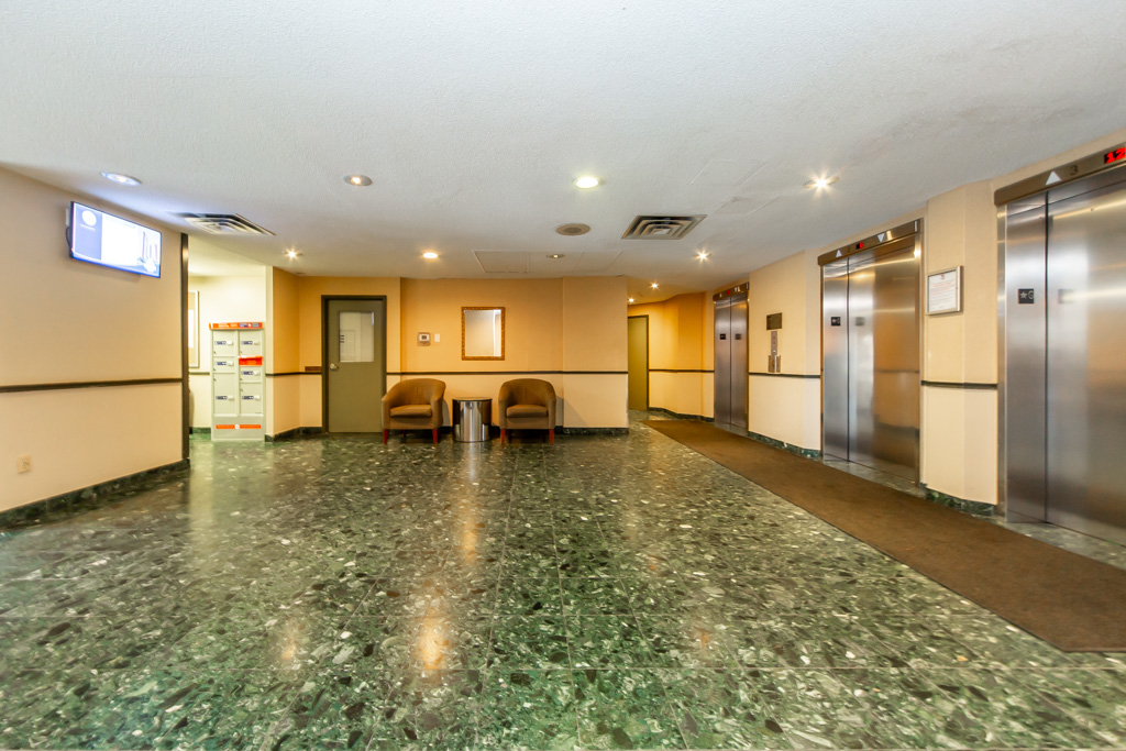 2706-4205-shipp-dr-mississauga-7