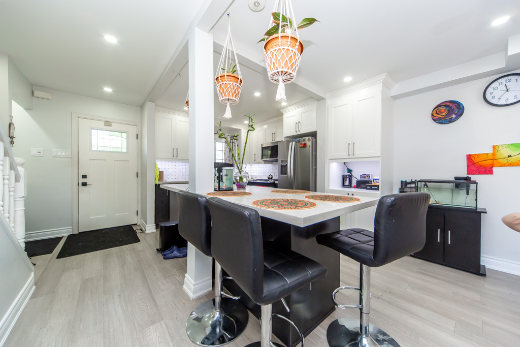 12-greenhills-sq-brampton-18