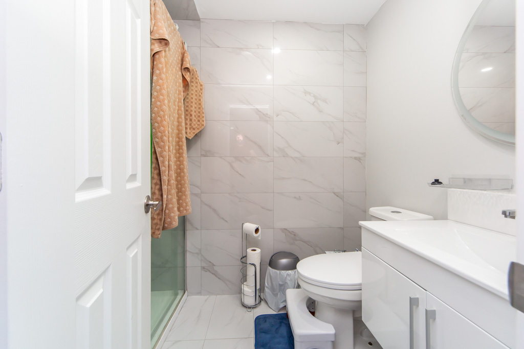 12-greenhills-sq-brampton-30