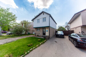 12-greenhills-sq-brampton-4
