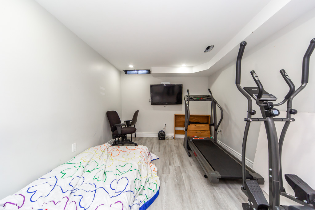 12-greenhills-sq-brampton-40