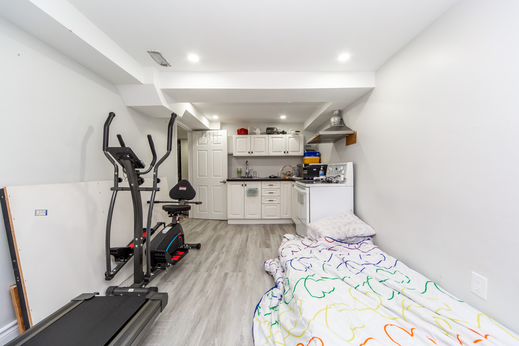 12-greenhills-sq-brampton-41