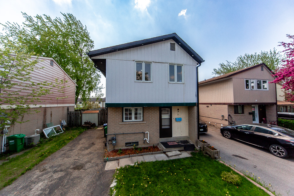 12-greenhills-sq-brampton-7