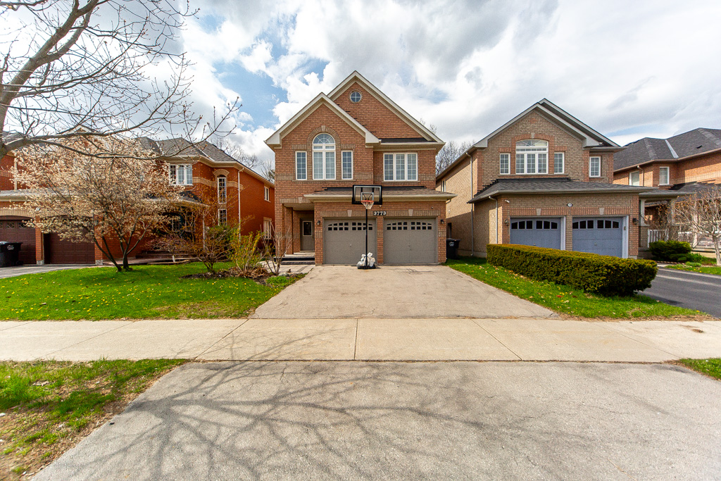3773-quiet-creek-dr-mississauga-1